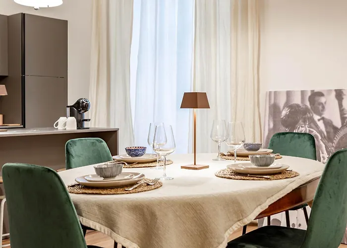 H11 The Queen's Ariston - Centro